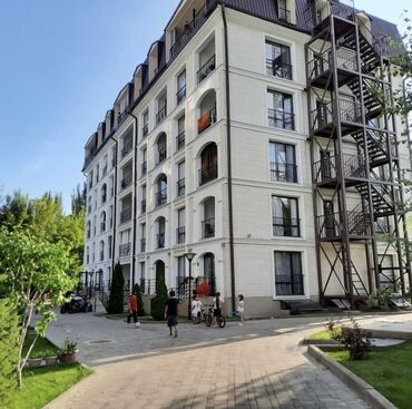 алматинка квартира: 1 комната, 39 м², Цокольный этаж этаж, Косметический ремонт