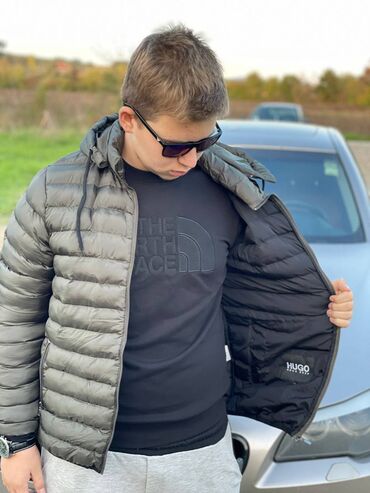 Zimske jakne: Hugo Boss muška jakna

Novo
Veličine s m l xl 2xl 3xl — 7