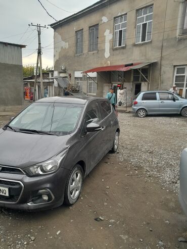 машина на колесах: Chevrolet Spark: 2016 г., 1 л, Вариатор, Бензин, Хетчбек