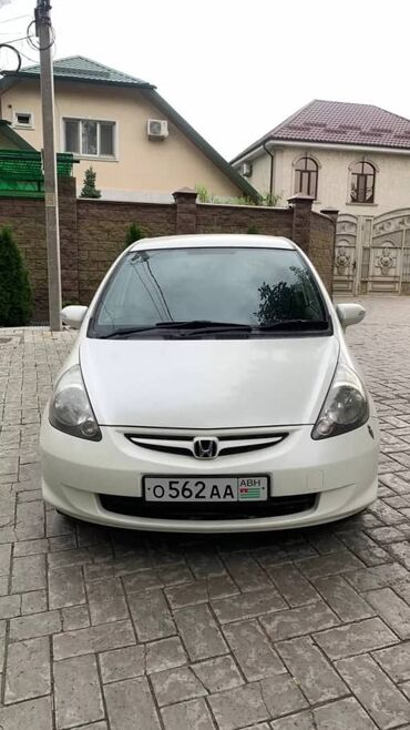 Honda: Honda Fit: 2007 г., 1.3 л, Вариатор, Бензин, Седан