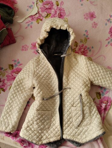 детская зимняя куртка: Продаю детскую курточку на девочку4,5 лет