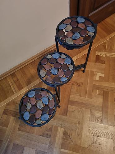 мини подставка: Продаю подставку для цветов новаясделана из металла, высота — 8