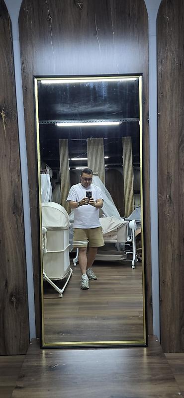 одежд: В наличии, зеркало в ПВХ раме, настенное. Размеры 180х70 см. Также — 10