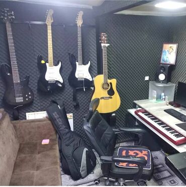 частные уроки: Уроки игры на гитаре Студия звукозаписи предлагает услуги