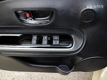 секутер: Toyota Prius: 2018 г., 1.5 л, Автомат, Гибрид, Хэтчбэк — 5