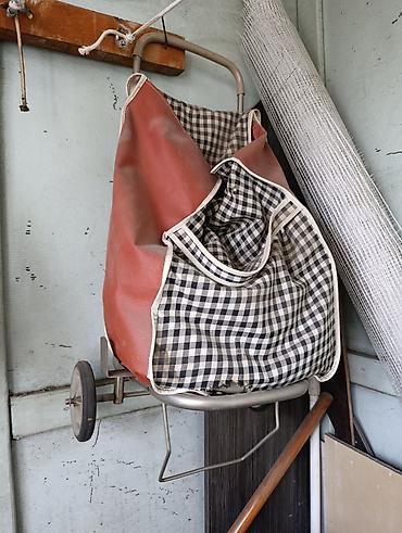 Другие хозтовары: Набор разномастных хозяйственных вещей для дома и дачи. В составе: - — 3