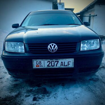 Volkswagen: Volkswagen Bora: 2001 г., 1.6 л, Механика, Бензин, Седан