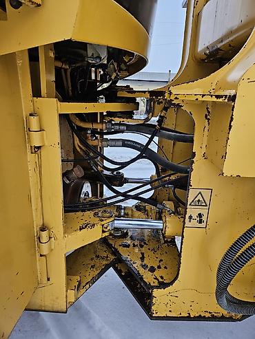 Погрузчики: Погрузчик, XCMG, 2012 г., Колесный, Фронтальный — 10