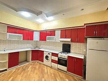 Mətbəx mebeli: Mətbəx 300azn satılır. Ölçü 2,44x4,40 üzərində moyka verilir bütün — 1