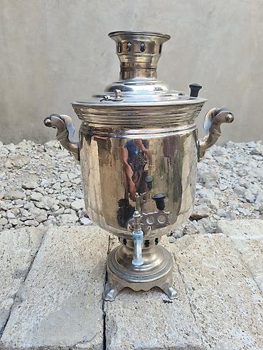 Klassik metal samovar - Material: parlaq metal gövdə, dekorativ