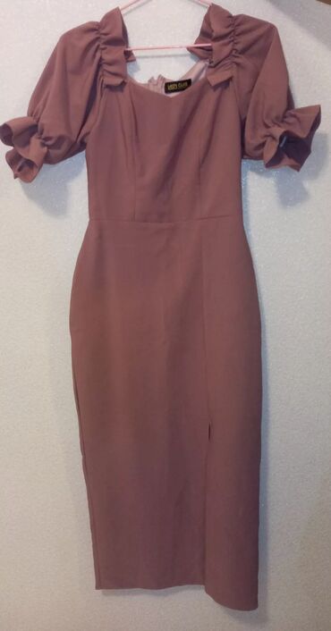 Kokteyl donlar: 1 defe geynilib. Cox gozel paltardi.35 alinib . 25 e satilir — 8