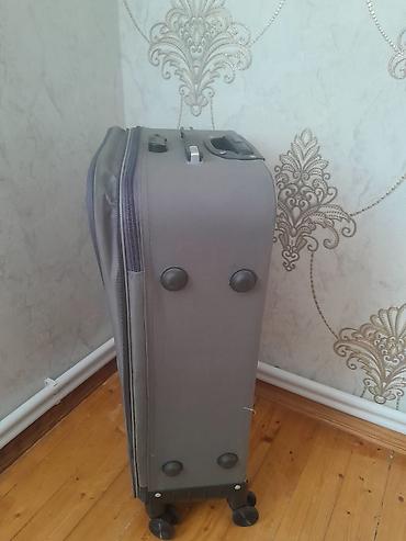 camadan valiz: Böyük ölçülü yumşaq korpuslu səyahət çamadanı - Rəng: Boz - Material — 1
