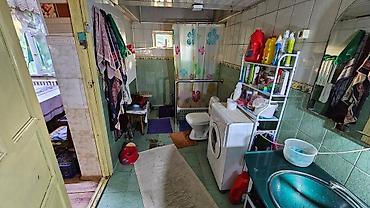 Продажа коттеджей и домов: Продаётся дом с времянкой в Бишкеке (Рабочий городок) 🔹 Участок — — 6