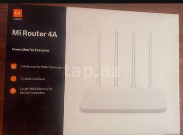 Bıçaqlar: Xiaomi Mi Router 4A simsiz internet marşrutlaşdırıcısı. Bu model dörd