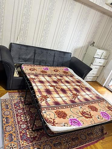 divan koşesi: Çoxfunksiyalı divan dəsti - Tərkibi: 1 böyük ikioturacaqlı divan + 2 — 3