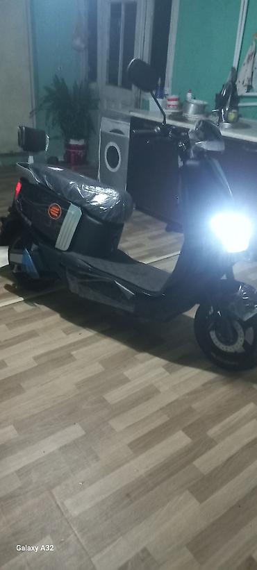 Mopedlər,skuterlər: Elektrik skuter - Şəhər daxili hərəkət üçün kompakt və səssiz — 10