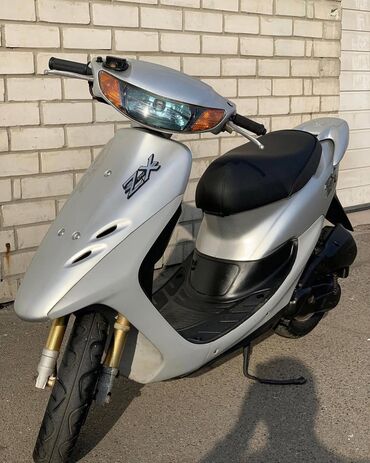 Motosikletlər: Satılır: Honda Dio ZX skuter Əsas xüsusiyyətlər - Korpus rəngi: gümüş