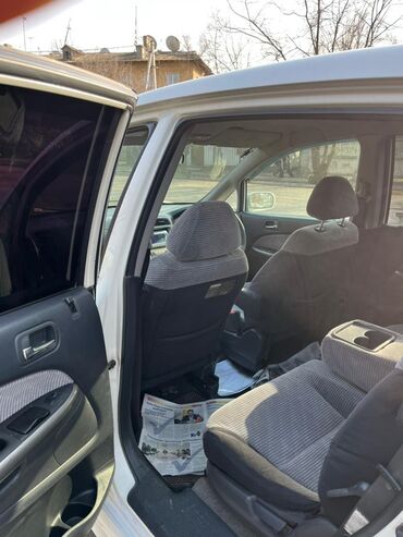 Honda: Honda Stream: 2003 г., 1.7 л, Автомат, Бензин, Минивэн — 6