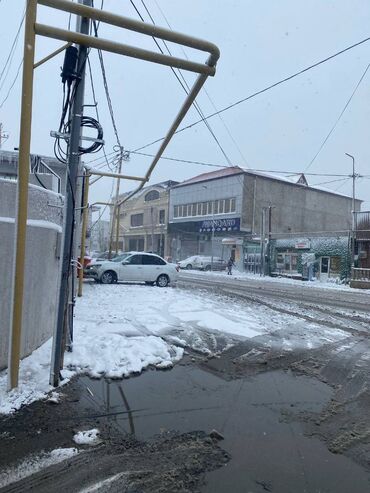 Həyət evləri və villaların satışı: Bakıxanov qəs. 4 otaqlı, 74 kv. m, Orta təmir