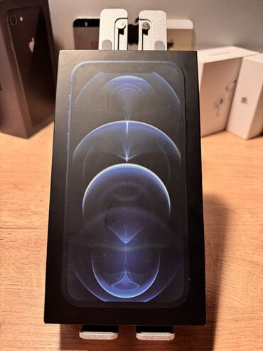 Apple iPhone: Apple iPhone, AirPods, iPod Shuffle qutuları
hərəsinin öz giyməti var — 3