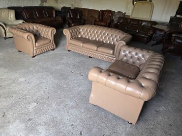 Stilske garniture: Garnitura klasičnih kožnih sofa – stil Chesterfield - Set od tri — 8