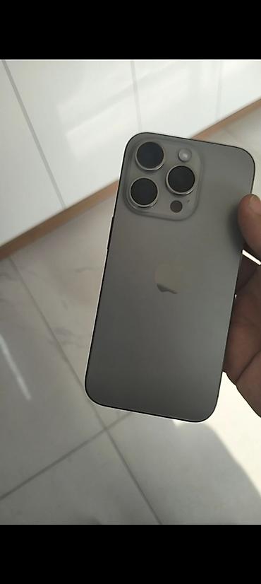 ayfon 4 s: IPhone 15 Pro, Space Gray, Face ID — 3