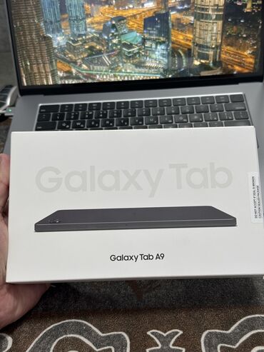 Планшеты: Планшет, Samsung, память 128 ГБ, 9" - 10", Wi-Fi, Б/у, Классический цвет - Черный