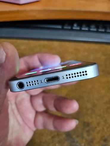 Apple iPhone: Apple iPhone SE – 16 GB telefon je potpuno ispravan sim free icloud — 5