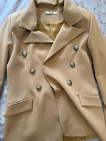 Qadınlar üçün ikiqat sferli düyməli blazer - Rəng: bej/qaramel - lalafo.az -da Qadınlar üçün ikiqat sferli düyməli blazer - Rəng: bej/qaramel -
