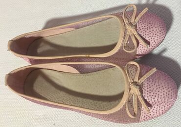 Cipele: Nežno roze baletanke, broj 37, gazište 24cm. Skoro nove. (O16)