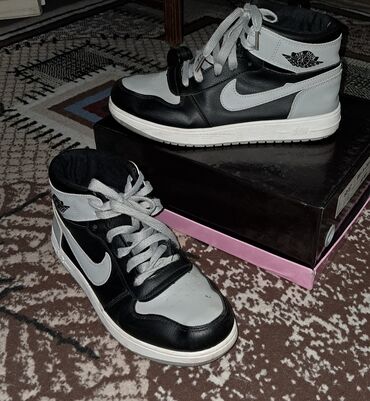 кольцо с бриллиантом бишкек цена: Мужские кроссовки, 39.5, Air Jordan, Новый, цвет - Белый, Самовывоз