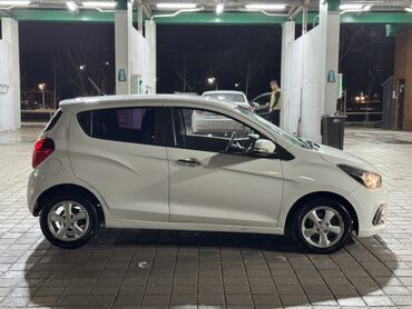 Chevrolet: Chevrolet Spark: 2017 г., 1 л, Вариатор, Бензин, Хэтчбэк — 3