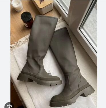 мурской батинки: Zara оригинал Сапоги женские высокие, цвет: тёмно‑оливковый (хаки)