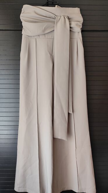 Kostimi: M, Poliester, Jednobojni, bоја - Siva na lalafo.rs — 4 Kostimi: M, Poliester, Jednobojni, bоја - Siva — 4