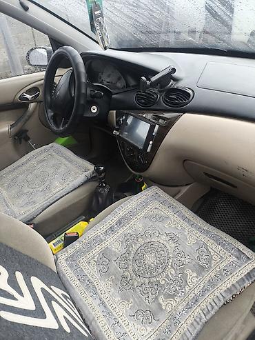 Ford: Ford Focus: 2002 г., Механика, Бензин, Хэтчбэк — 10