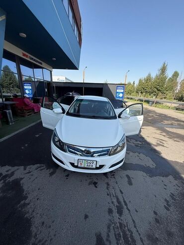 электромобиль neta: BYD : 2019 г., 1 л, Автомат, Электромобиль, Седан