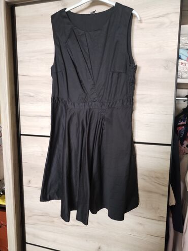 haljina s: L (EU 40), bоја - Crna, Drugi stil, Na bretele