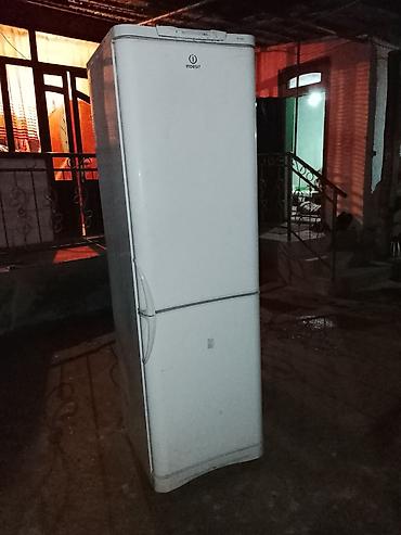 Холодильник Indesit, двухкамерный, с нижней морозильной камерой