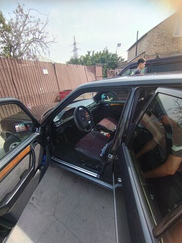 Mercedes-Benz: Mercedes-Benz W124: 1990 г., 2 л, Механика, Бензин, Седан — 4