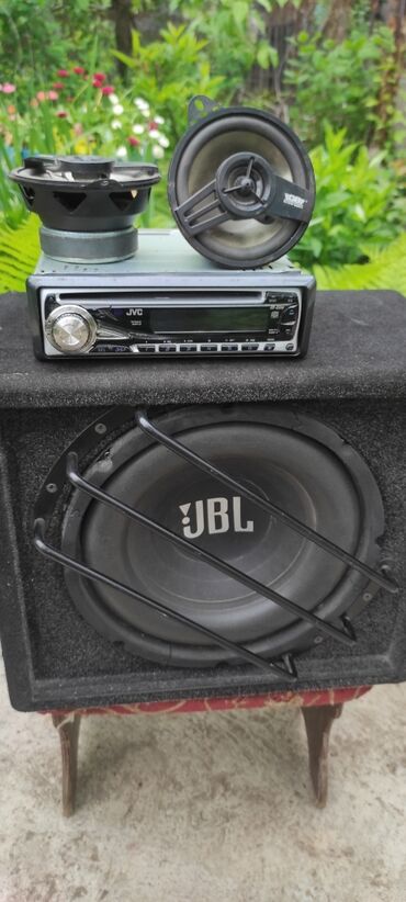 Динамики, AUX-кабели: Сабвуфер JBL продаю компактный активный с встроенным усилителем