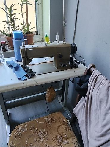komputer aksesuar: Sənaye tikiş maşını – masa və pedalla birlikdə komplekt. - Güclü — 1