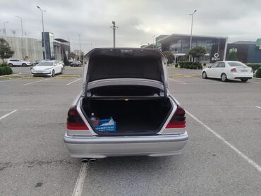 Mercedes-Benz: Mercedes-Benz C 240: 2.4 l | 1997 il Sedan — 4