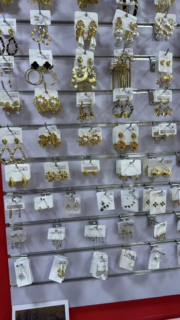 Bijuteriya dəstləri: Qadın bəzək aksesuarları – geniş seçim Məhsullar: - Qızılı tonlarda — 51