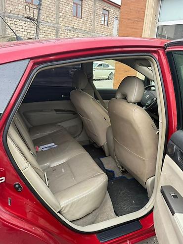 bmw e 39: Toyota Prius (2-ci nəsil) hibrid hetçbek - Rəng: qırmızı gövdə — 4
