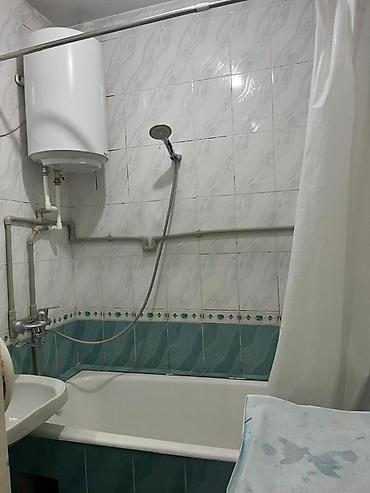 ысык кол комнаты: 2 бөлмө, 52 м², 106-серия, 6 кабат, Эски ремонт — 1