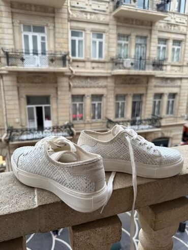 Другое: Kurt Geiger London kristall bəzəkli ağ krossovkalar • Brend: Kurt