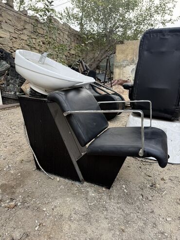 xalca divan yuyan: Salon avadanlıqları moyka pedukur stolu

-