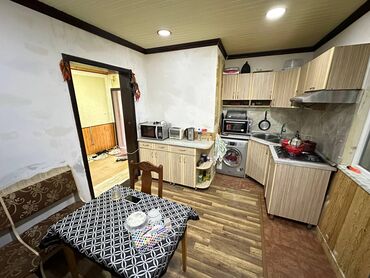 Həyət evləri və villaların satışı: Zığ qəs. 3 otaqlı, 10 kv. m, Orta təmir — 12