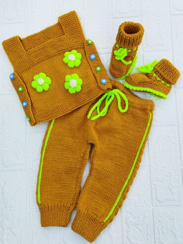 детский жилет: Детский вязаный набор жилет штанишки и пинетки на возраст