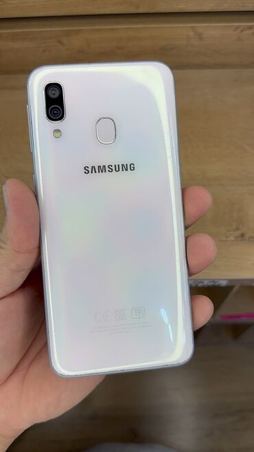 а3 2017 цена в бишкеке: Samsung Galaxy A40, Б/у, 64 ГБ